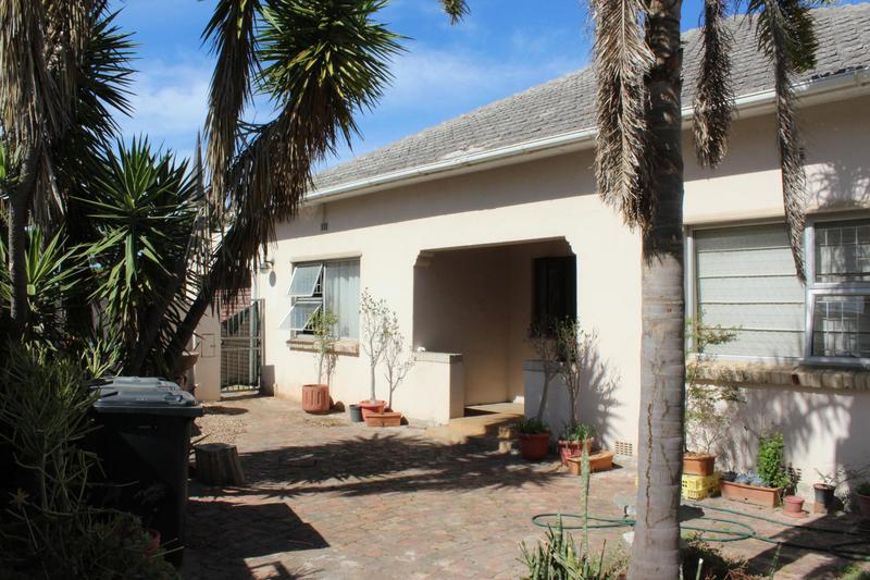 2 Bedroom Property for Sale in Fairfield Estate Western Cape